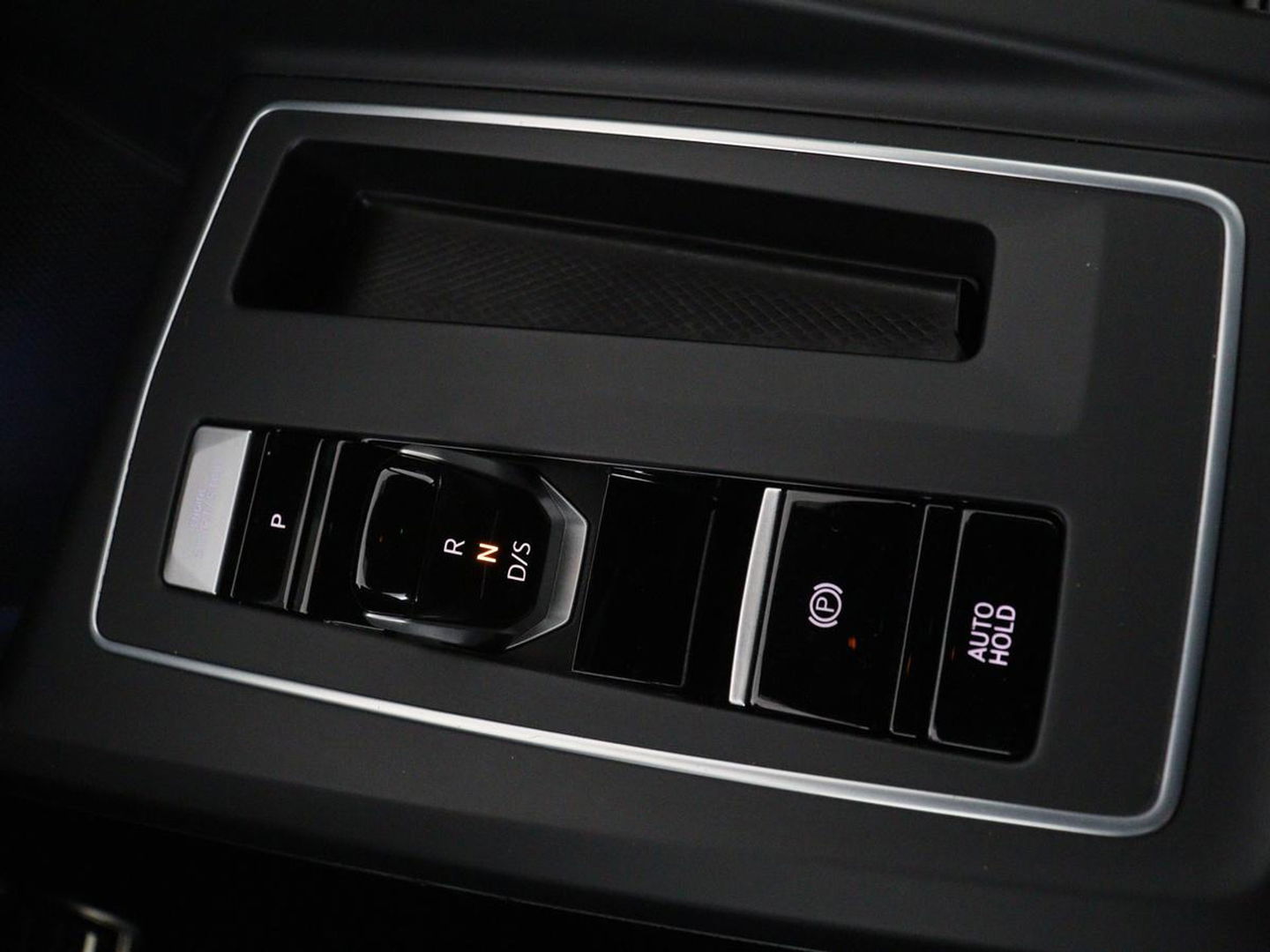 Volkswagen Golf 1.5 eTSI R-Line | Stoel & stuurverwarming | Camera | Sportstoelen | Sfeerverlichting | Digital Cockpit | Carplay | Adaptive cruise | Full LED