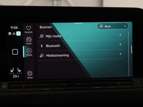Volkswagen Golf 1.5 eTSI R-Line | Stoel & stuurverwarming | Camera | Sportstoelen | Sfeerverlichting | Digital Cockpit | Carplay | Adaptive cruise | Full LED