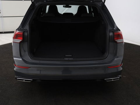 Volkswagen Golf 1.5 eTSI R-Line | Stoel & stuurverwarming | Camera | Sportstoelen | Sfeerverlichting | Digital Cockpit | Carplay | Adaptive cruise | Full LED