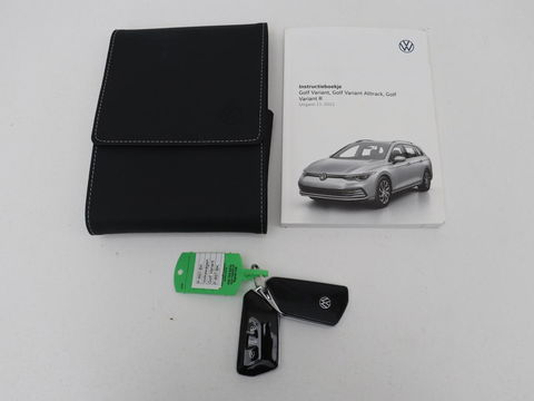 Volkswagen Golf 1.5 eTSI R-Line | Stoel & stuurverwarming | Camera | Sportstoelen | Sfeerverlichting | Digital Cockpit | Carplay | Adaptive cruise | Full LED