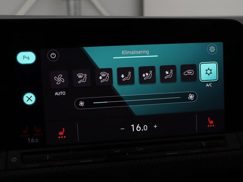 Volkswagen Golf 1.5 eTSI R-Line | Stoel & stuurverwarming | Camera | Sportstoelen | Sfeerverlichting | Digital Cockpit | Carplay | Adaptive cruise | Full LED