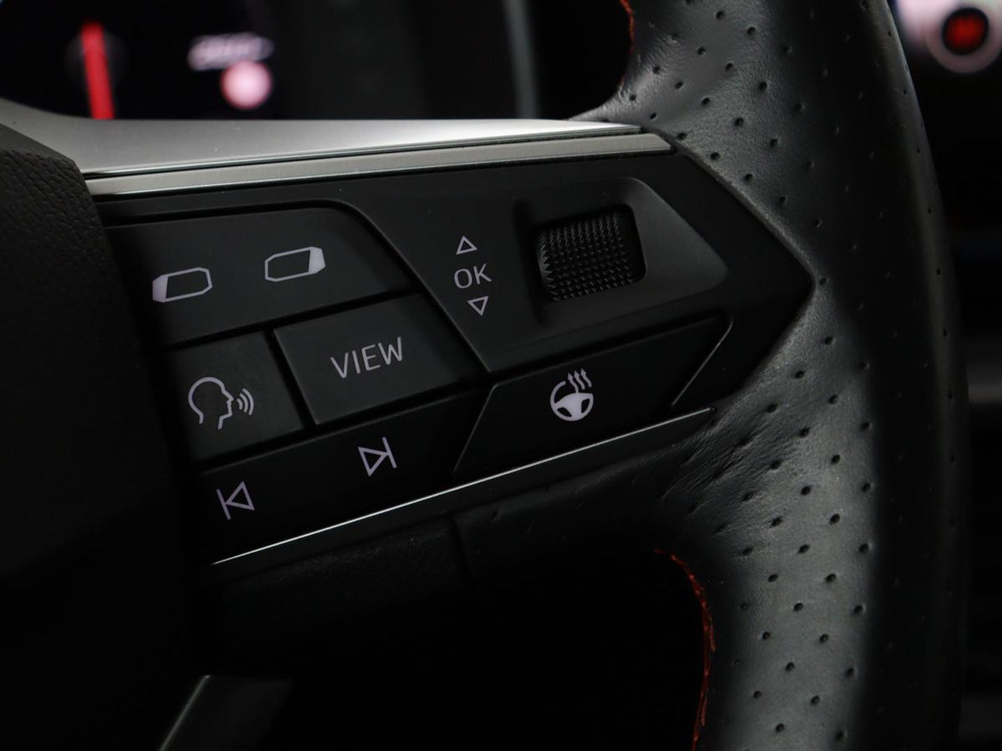 SEAT Leon 1.5 eTSI FR | Adaptive cruise | Camera | Carplay | Stuurverwarming | Full LED | Navigatie | Park Assist | 18'' lichtmetalen velgen