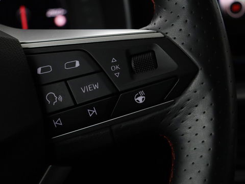 SEAT Leon 1.5 eTSI FR | Adaptive cruise | Camera | Carplay | Stuurverwarming | Full LED | Navigatie | Park Assist | 18'' lichtmetalen velgen