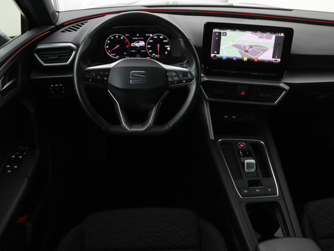 SEAT Leon 1.5 eTSI FR | Adaptive cruise | Camera | Carplay | Stuurverwarming | Full LED | Navigatie | Park Assist | 18'' lichtmetalen velgen