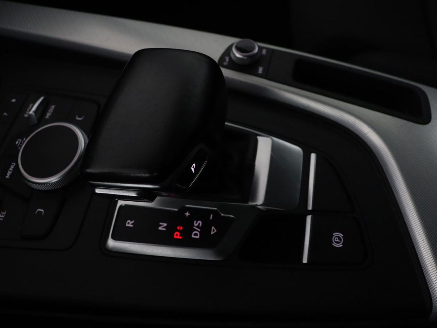 Audi A4 1.4 TFSI Pro Line Plus | Stoelverwarming | Carplay | Trekhaak | Sportstoelen | Full LED | Cruise control | Parkeerhulp | Bluetooth