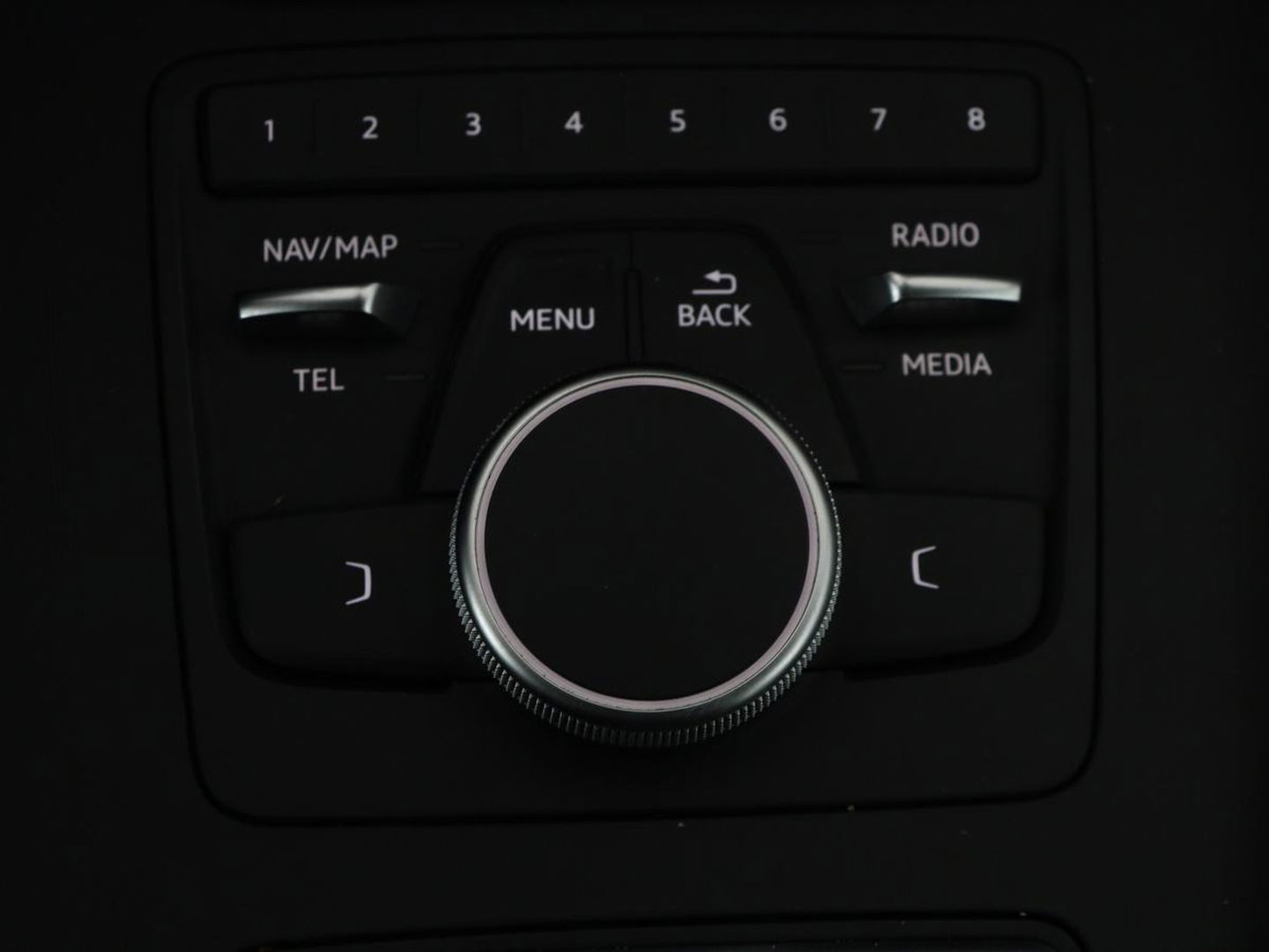 Audi A4 1.4 TFSI Pro Line Plus | Stoelverwarming | Carplay | Trekhaak | Sportstoelen | Full LED | Cruise control | Parkeerhulp | Bluetooth