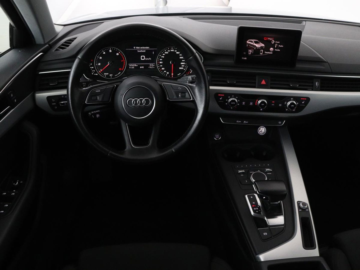 Audi A4 1.4 TFSI Pro Line Plus | Stoelverwarming | Carplay | Trekhaak | Sportstoelen | Full LED | Cruise control | Parkeerhulp | Bluetooth