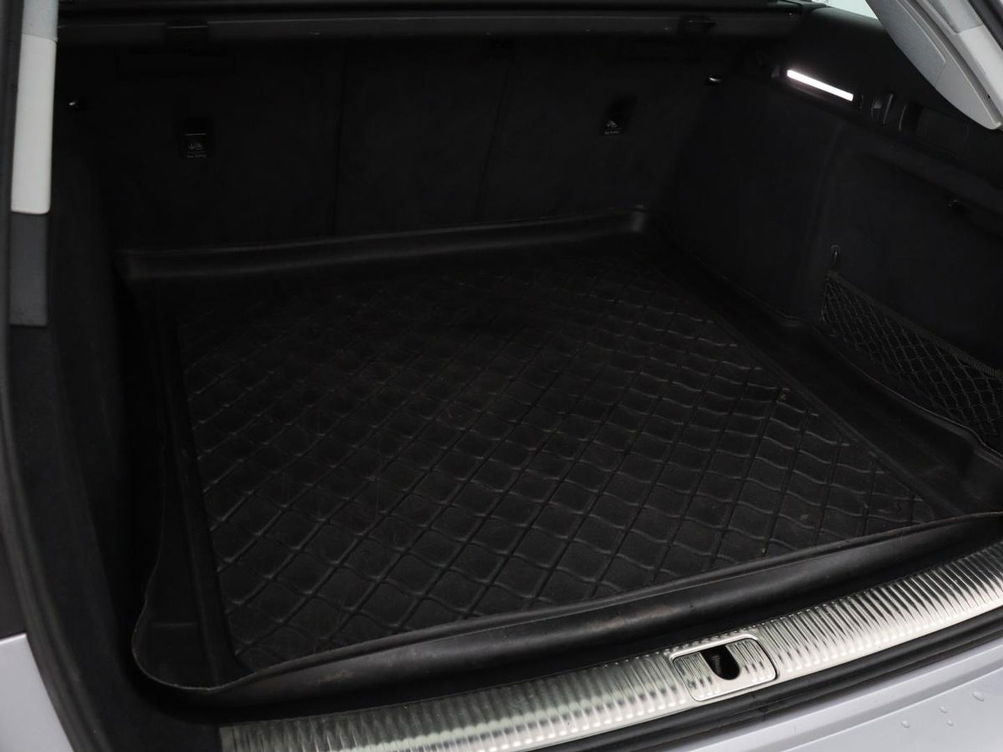 Audi A4 1.4 TFSI Pro Line Plus | Stoelverwarming | Carplay | Trekhaak | Sportstoelen | Full LED | Cruise control | Parkeerhulp | Bluetooth