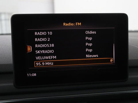 Audi A4 1.4 TFSI Pro Line Plus | Stoelverwarming | Carplay | Trekhaak | Sportstoelen | Full LED | Cruise control | Parkeerhulp | Bluetooth