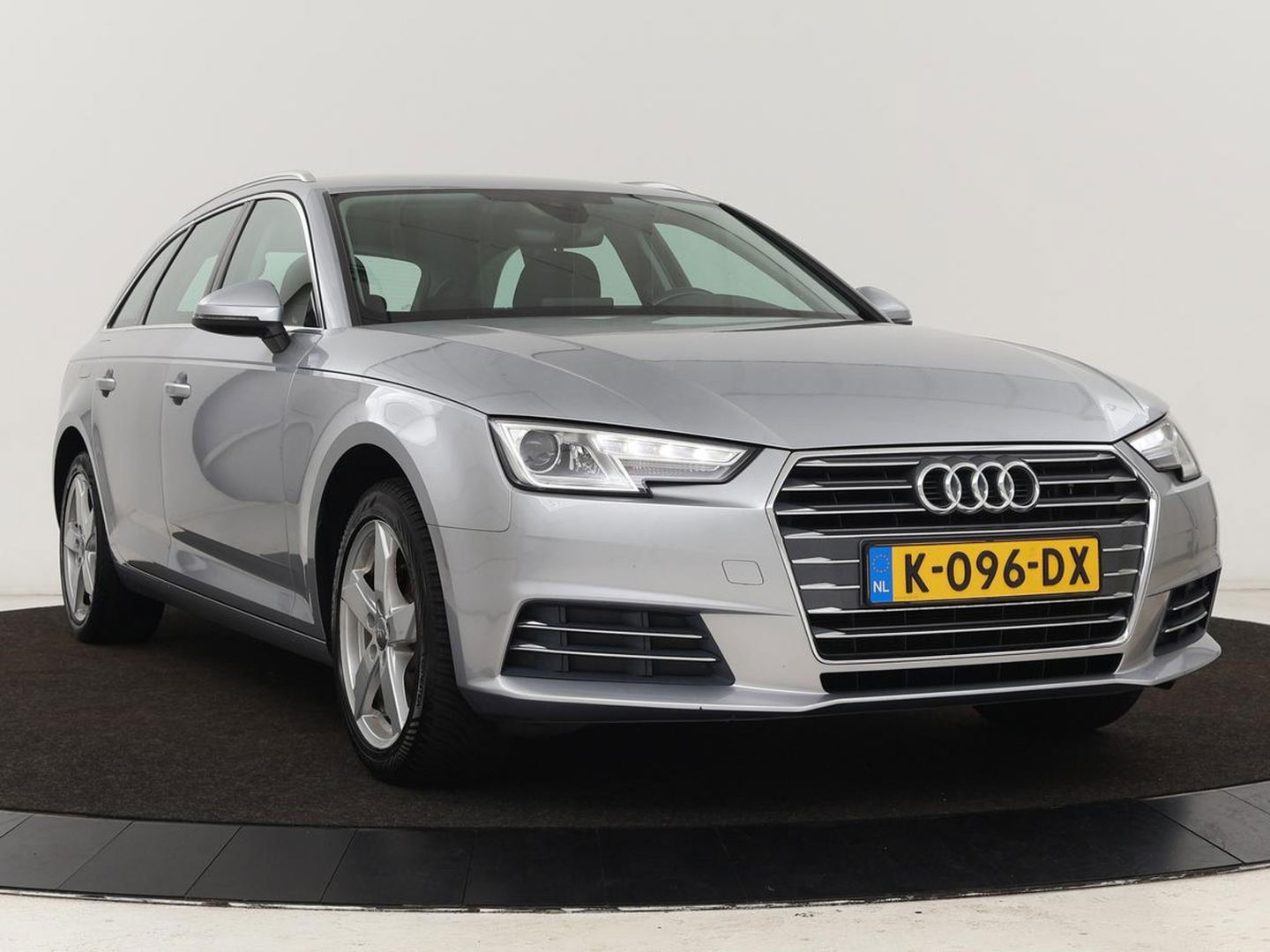 Audi A4 1.4 TFSI Pro Line Plus | Stoelverwarming | Carplay | Trekhaak | Sportstoelen | Full LED | Cruise control | Parkeerhulp | Bluetooth