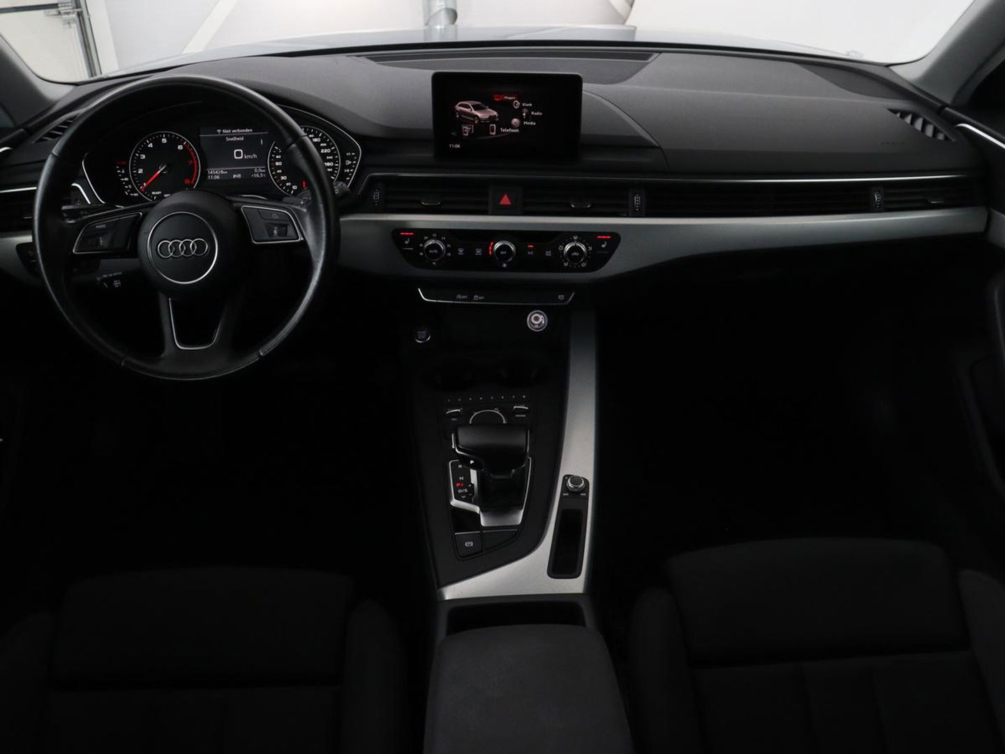 Audi A4 1.4 TFSI Pro Line Plus | Stoelverwarming | Carplay | Trekhaak | Sportstoelen | Full LED | Cruise control | Parkeerhulp | Bluetooth
