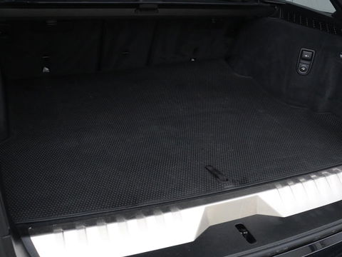 BMW 5 Serie 530e xDrive M Sport | Panoramadak | Harman/Kardon | Stoel & stuurverwarming | Adaptive cruise | Camera | Trekhaak | Carplay | Achterbankverwarming | Live Cockpit | Sportstoelen
