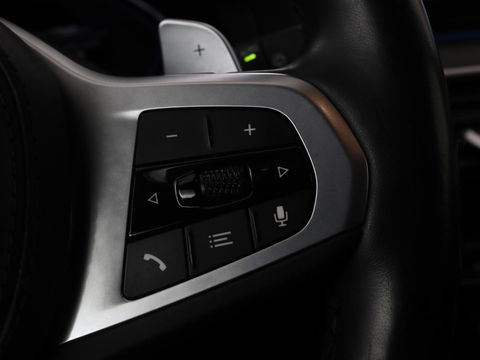 BMW 5 Serie 530e xDrive M Sport | Panoramadak | Harman/Kardon | Stoel & stuurverwarming | Adaptive cruise | Camera | Trekhaak | Carplay | Achterbankverwarming | Live Cockpit | Sportstoelen