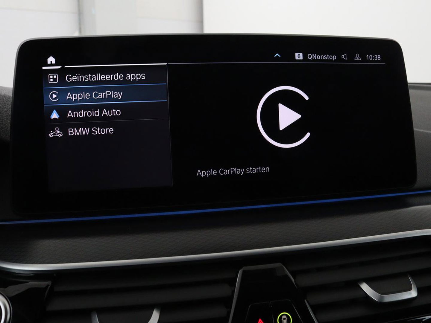 BMW 5 Serie 530e xDrive M Sport | Panoramadak | Harman/Kardon | Stoel & stuurverwarming | Adaptive cruise | Camera | Trekhaak | Carplay | Achterbankverwarming | Live Cockpit | Sportstoelen