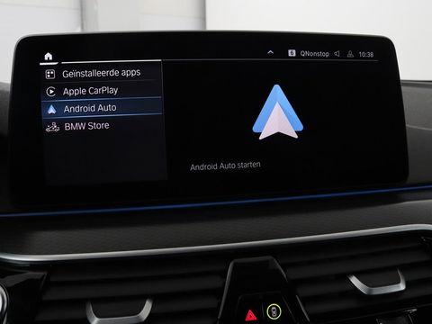 BMW 5 Serie 530e xDrive M Sport | Panoramadak | Harman/Kardon | Stoel & stuurverwarming | Adaptive cruise | Camera | Trekhaak | Carplay | Achterbankverwarming | Live Cockpit | Sportstoelen