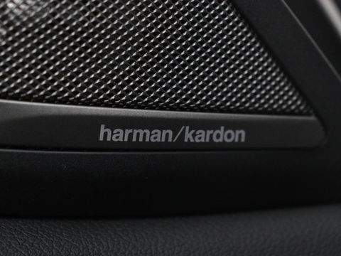 BMW 5 Serie 530e xDrive M Sport | Panoramadak | Harman/Kardon | Stoel & stuurverwarming | Adaptive cruise | Camera | Trekhaak | Carplay | Achterbankverwarming | Live Cockpit | Sportstoelen