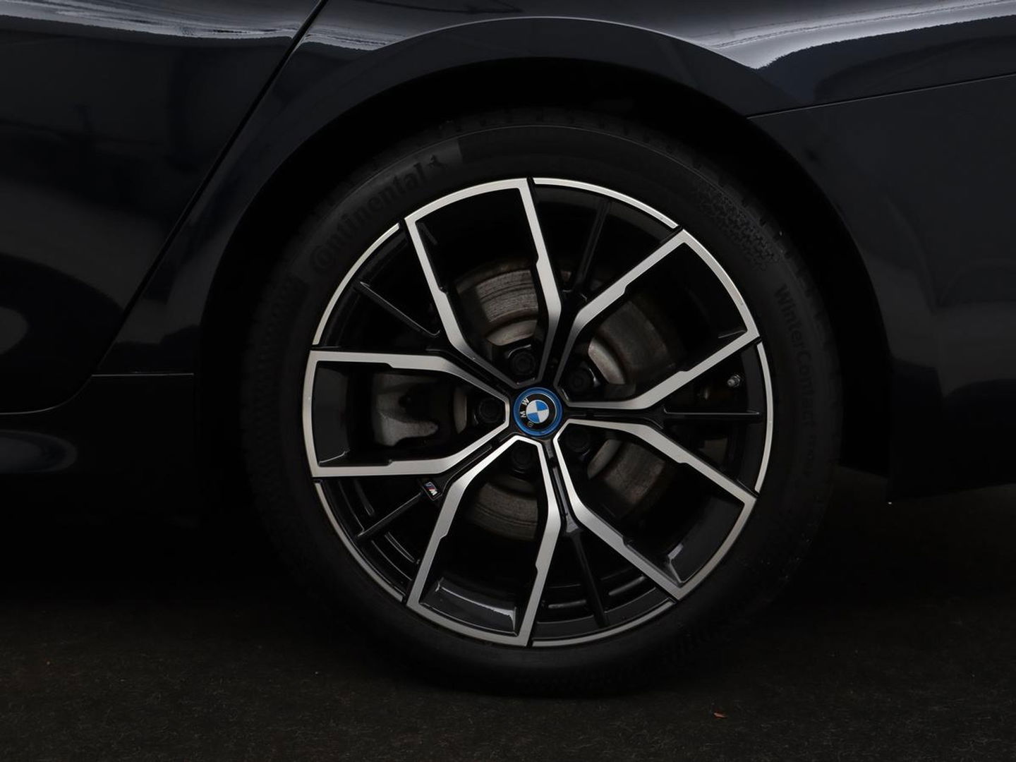 BMW 5 Serie 530e xDrive M Sport | Panoramadak | Harman/Kardon | Stoel & stuurverwarming | Adaptive cruise | Camera | Trekhaak | Carplay | Achterbankverwarming | Live Cockpit | Sportstoelen
