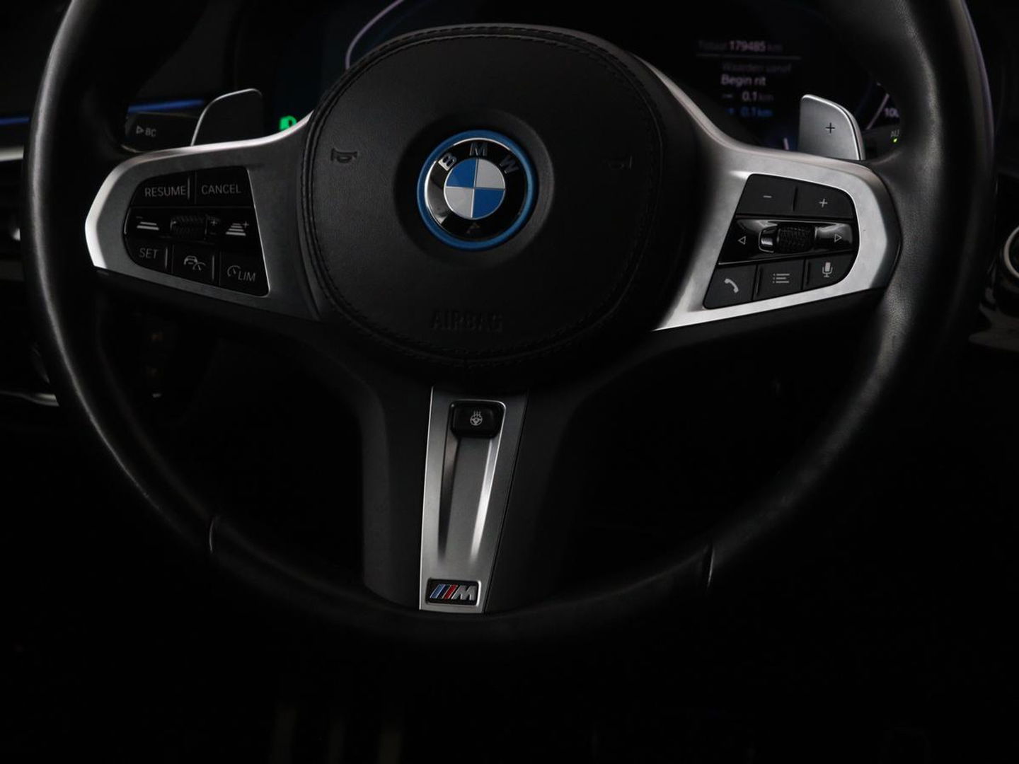 BMW 5 Serie 530e xDrive M Sport | Panoramadak | Harman/Kardon | Stoel & stuurverwarming | Adaptive cruise | Camera | Trekhaak | Carplay | Achterbankverwarming | Live Cockpit | Sportstoelen