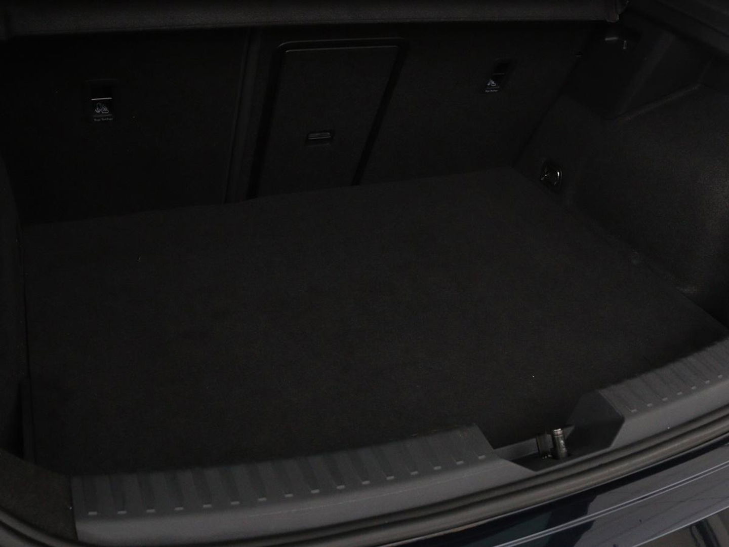 CUPRA Leon 1.4 e-Hybrid | Camera | Adaptive cruise | Stuurverwarming | Navigatie | Sportstoelen | Sfeerverlichting | Keyless | Full LED | PHEV