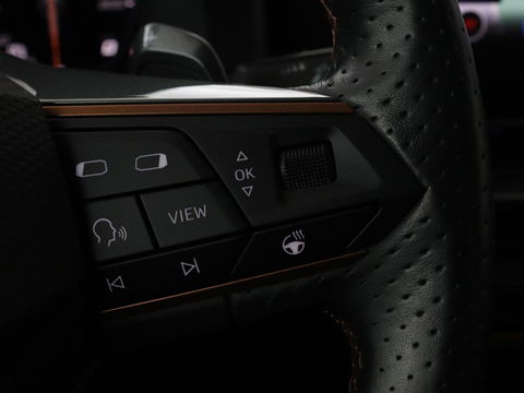 CUPRA Leon 1.4 e-Hybrid | Camera | Adaptive cruise | Stuurverwarming | Navigatie | Sportstoelen | Sfeerverlichting | Keyless | Full LED | PHEV