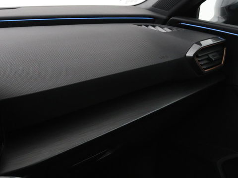 CUPRA Leon 1.4 e-Hybrid | Camera | Adaptive cruise | Stuurverwarming | Navigatie | Sportstoelen | Sfeerverlichting | Keyless | Full LED | PHEV