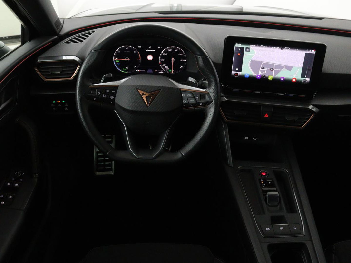 CUPRA Leon 1.4 e-Hybrid | Camera | Adaptive cruise | Stuurverwarming | Navigatie | Sportstoelen | Sfeerverlichting | Keyless | Full LED | PHEV