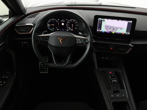 CUPRA Leon 1.4 e-Hybrid | Camera | Adaptive cruise | Stuurverwarming | Navigatie | Sportstoelen | Sfeerverlichting | Keyless | Full LED | PHEV