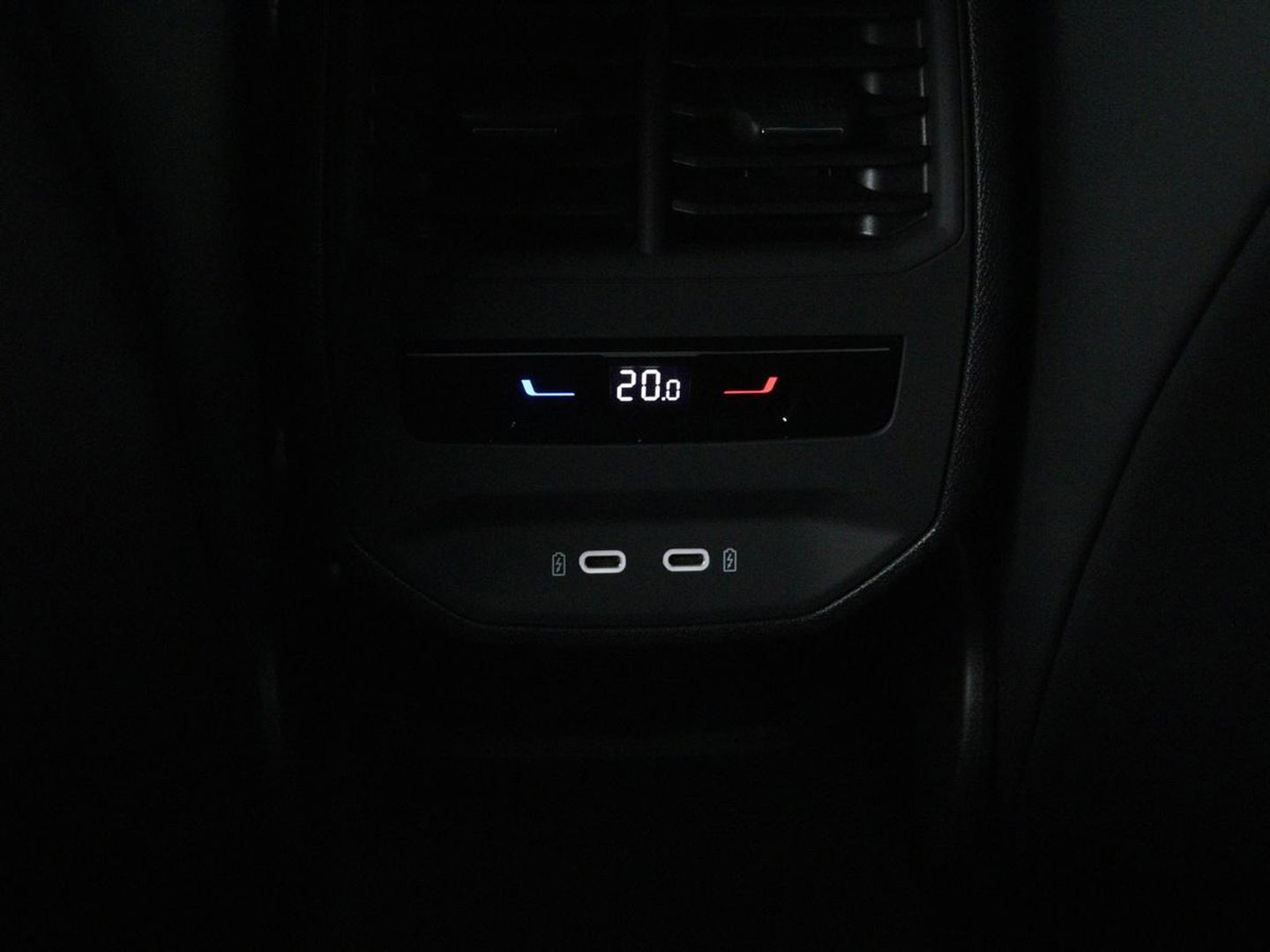CUPRA Leon 1.4 e-Hybrid | Camera | Adaptive cruise | Stuurverwarming | Navigatie | Sportstoelen | Sfeerverlichting | Keyless | Full LED | PHEV