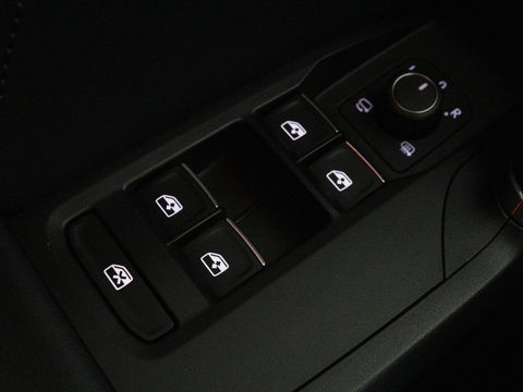 CUPRA Leon 1.4 e-Hybrid | Camera | Adaptive cruise | Stuurverwarming | Navigatie | Sportstoelen | Sfeerverlichting | Keyless | Full LED | PHEV