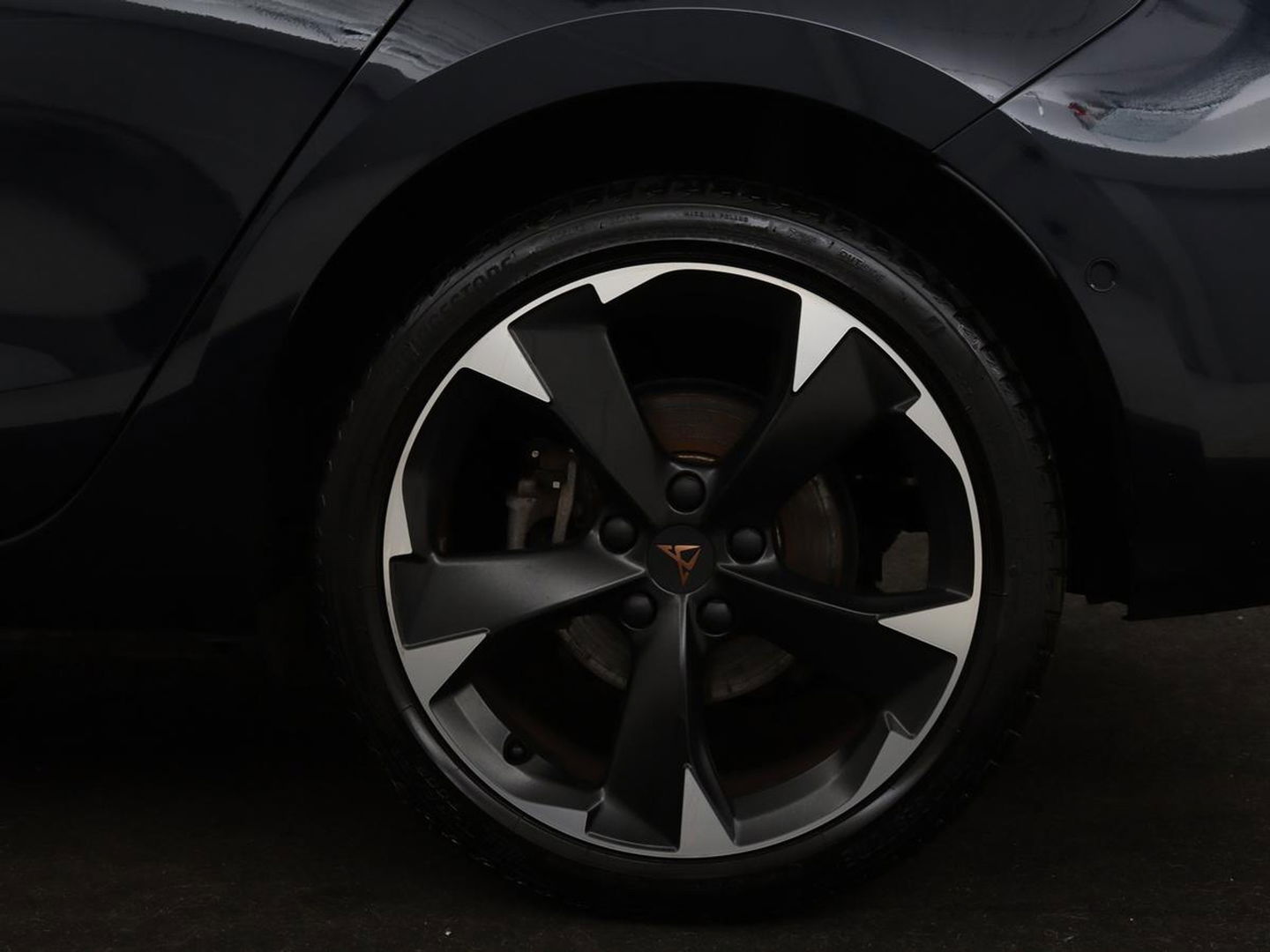 CUPRA Leon 1.4 e-Hybrid | Camera | Adaptive cruise | Stuurverwarming | Navigatie | Sportstoelen | Sfeerverlichting | Keyless | Full LED | PHEV
