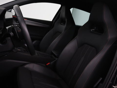 CUPRA Leon 1.4 e-Hybrid | Camera | Adaptive cruise | Stuurverwarming | Navigatie | Sportstoelen | Sfeerverlichting | Keyless | Full LED | PHEV