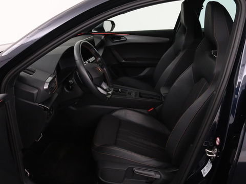 CUPRA Leon 1.4 e-Hybrid | Camera | Adaptive cruise | Stuurverwarming | Navigatie | Sportstoelen | Sfeerverlichting | Keyless | Full LED | PHEV