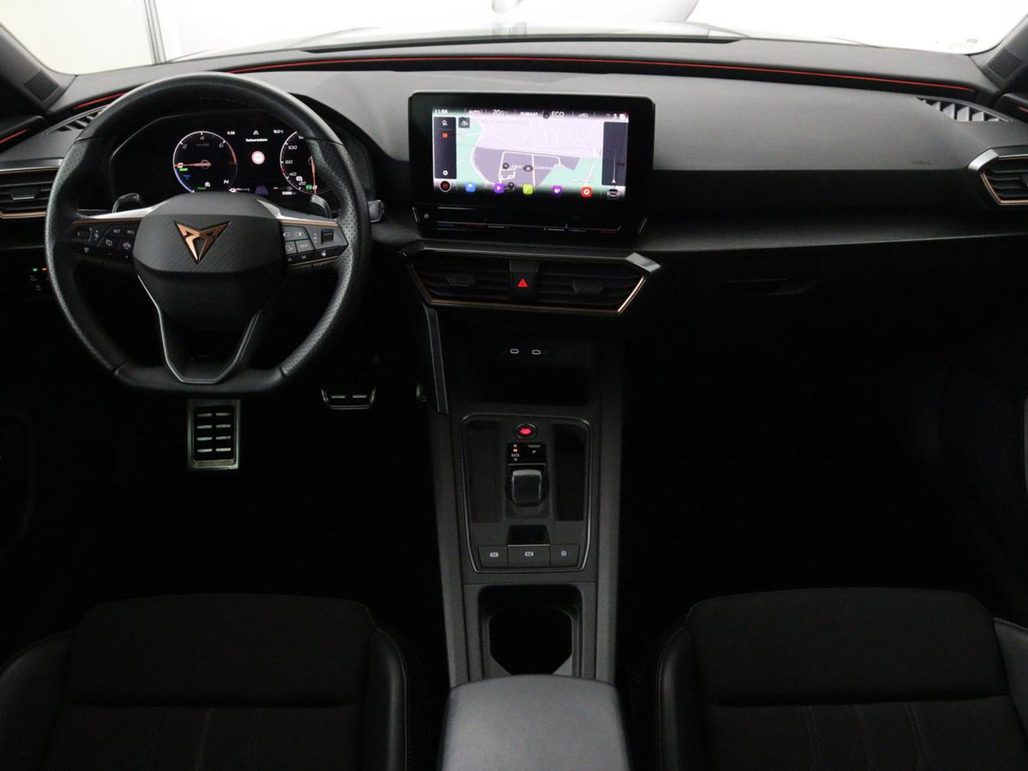 CUPRA Leon 1.4 e-Hybrid | Camera | Adaptive cruise | Stuurverwarming | Navigatie | Sportstoelen | Sfeerverlichting | Keyless | Full LED | PHEV