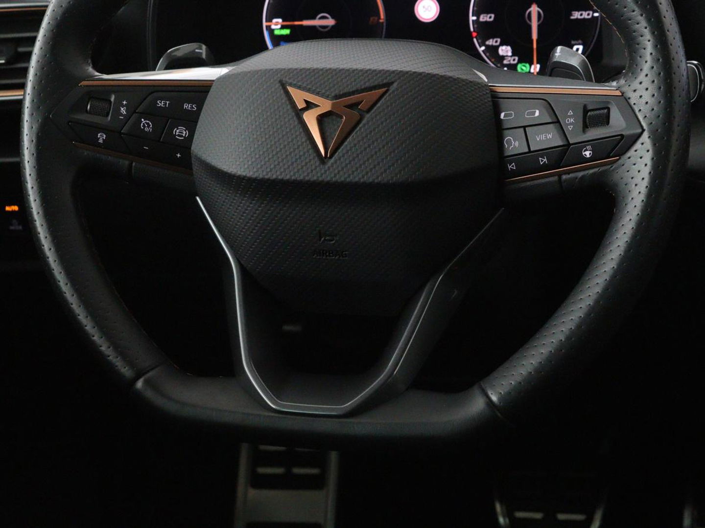 CUPRA Leon 1.4 e-Hybrid | Camera | Adaptive cruise | Stuurverwarming | Navigatie | Sportstoelen | Sfeerverlichting | Keyless | Full LED | PHEV