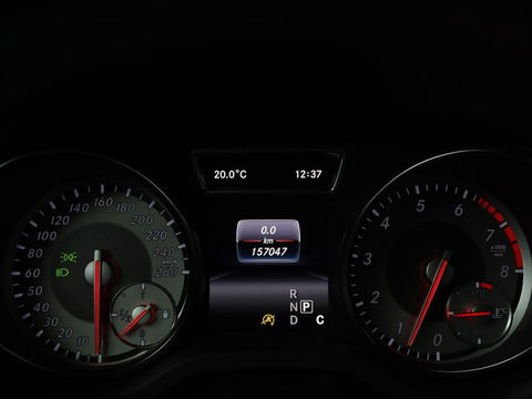 Mercedes-Benz CLA-Klasse Shooting Brake 180 AMG Line | Leder/Alcanatara | Full LED | Navigatie | Sportstoelen | Park Assist | Cruise control | Bluetooth