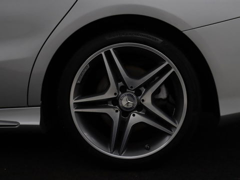 Mercedes-Benz CLA-Klasse Shooting Brake 180 AMG Line | Leder/Alcanatara | Full LED | Navigatie | Sportstoelen | Park Assist | Cruise control | Bluetooth