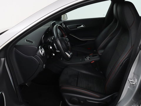Mercedes-Benz CLA-Klasse Shooting Brake 180 AMG Line | Leder/Alcanatara | Full LED | Navigatie | Sportstoelen | Park Assist | Cruise control | Bluetooth