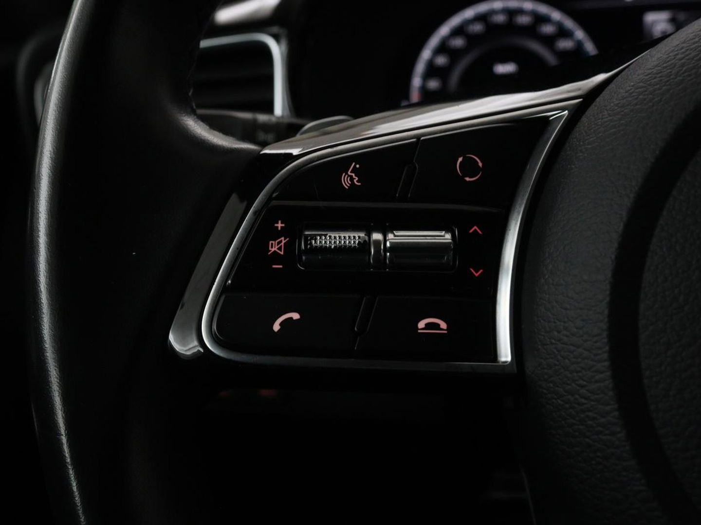 Kia Ceed 1.6 GDI PHEV DynamicLine | Panoramadak | Camera | Carplay | Navigatie | Full LED | Climate control | Digital Cockpit | Cruise control | Bluetooth