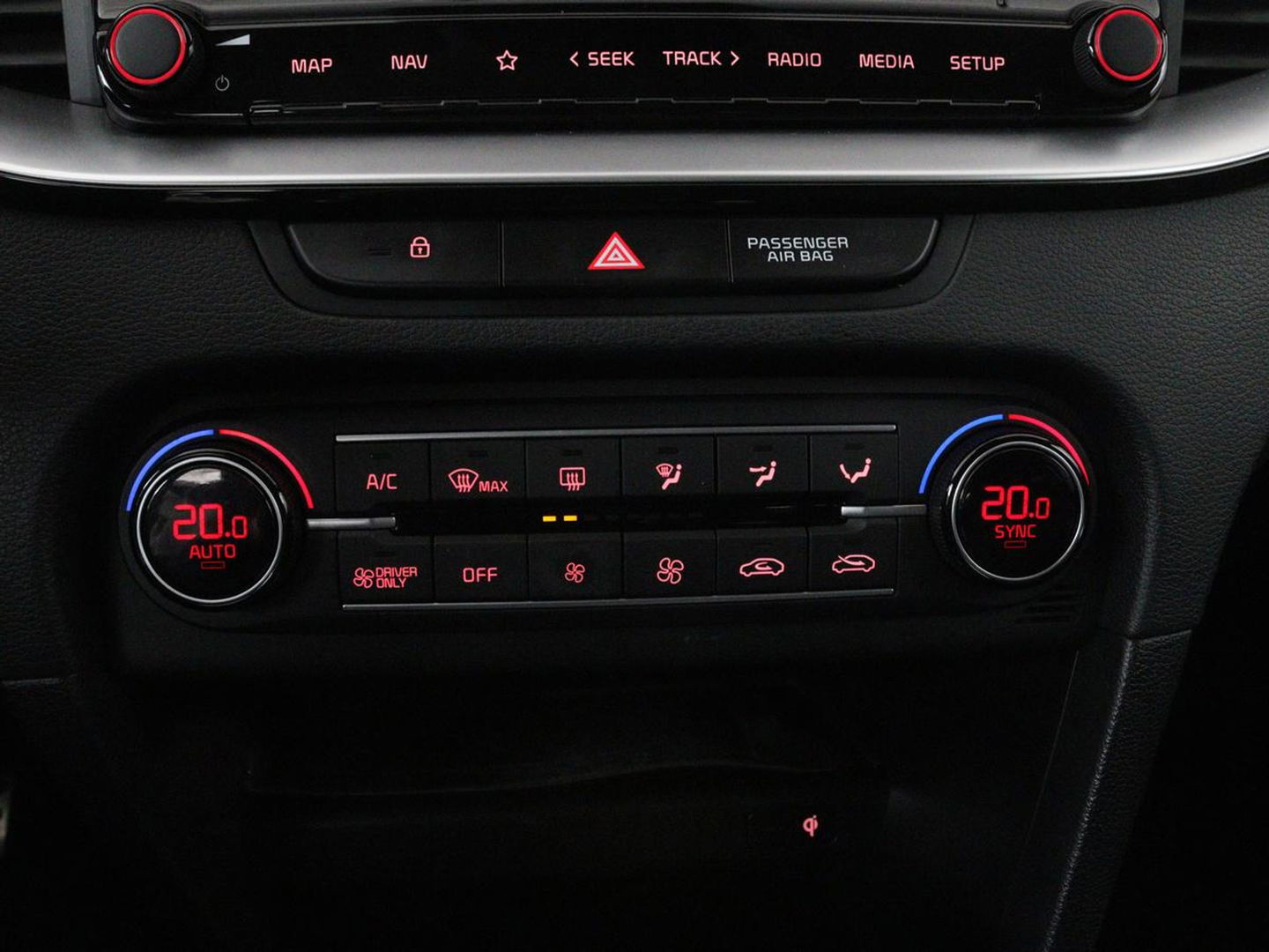 Kia Ceed 1.6 GDI PHEV DynamicLine | Panoramadak | Camera | Carplay | Navigatie | Full LED | Climate control | Digital Cockpit | Cruise control | Bluetooth