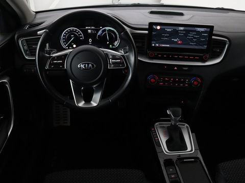 Kia Ceed 1.6 GDI PHEV DynamicLine | Panoramadak | Camera | Carplay | Navigatie | Full LED | Climate control | Digital Cockpit | Cruise control | Bluetooth