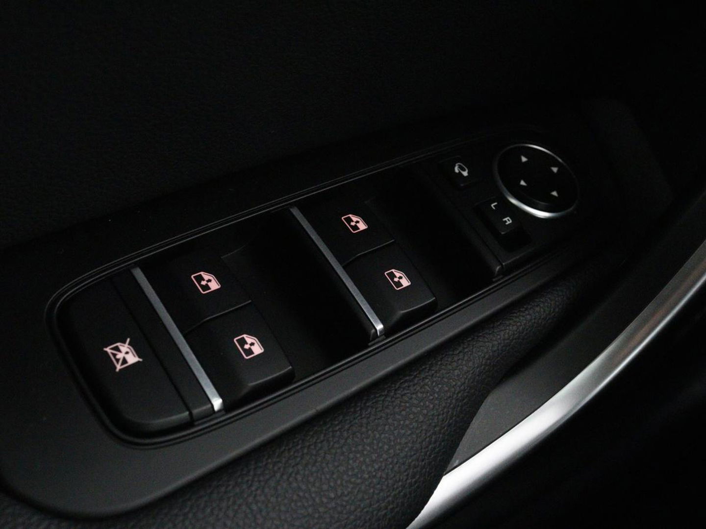 Kia Ceed 1.6 GDI PHEV DynamicLine | Panoramadak | Camera | Carplay | Navigatie | Full LED | Climate control | Digital Cockpit | Cruise control | Bluetooth