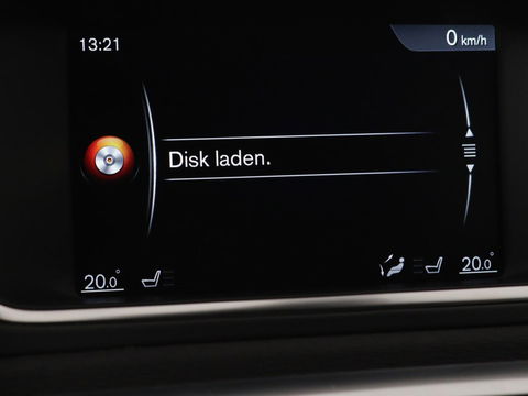 Volvo V40 2.0 D2 R-Design | Stoelverwarming | Trekhaak | Xenon | Leder/Alcantara | Navigatie | Parkeerhulp | Climate control