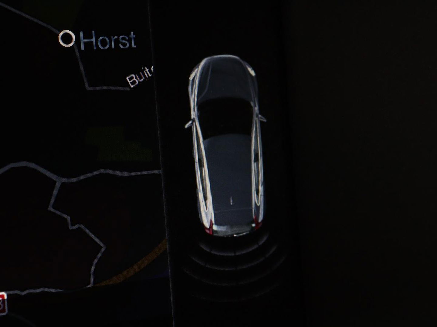Volvo V40 2.0 D2 R-Design | Stoelverwarming | Trekhaak | Xenon | Leder/Alcantara | Navigatie | Parkeerhulp | Climate control