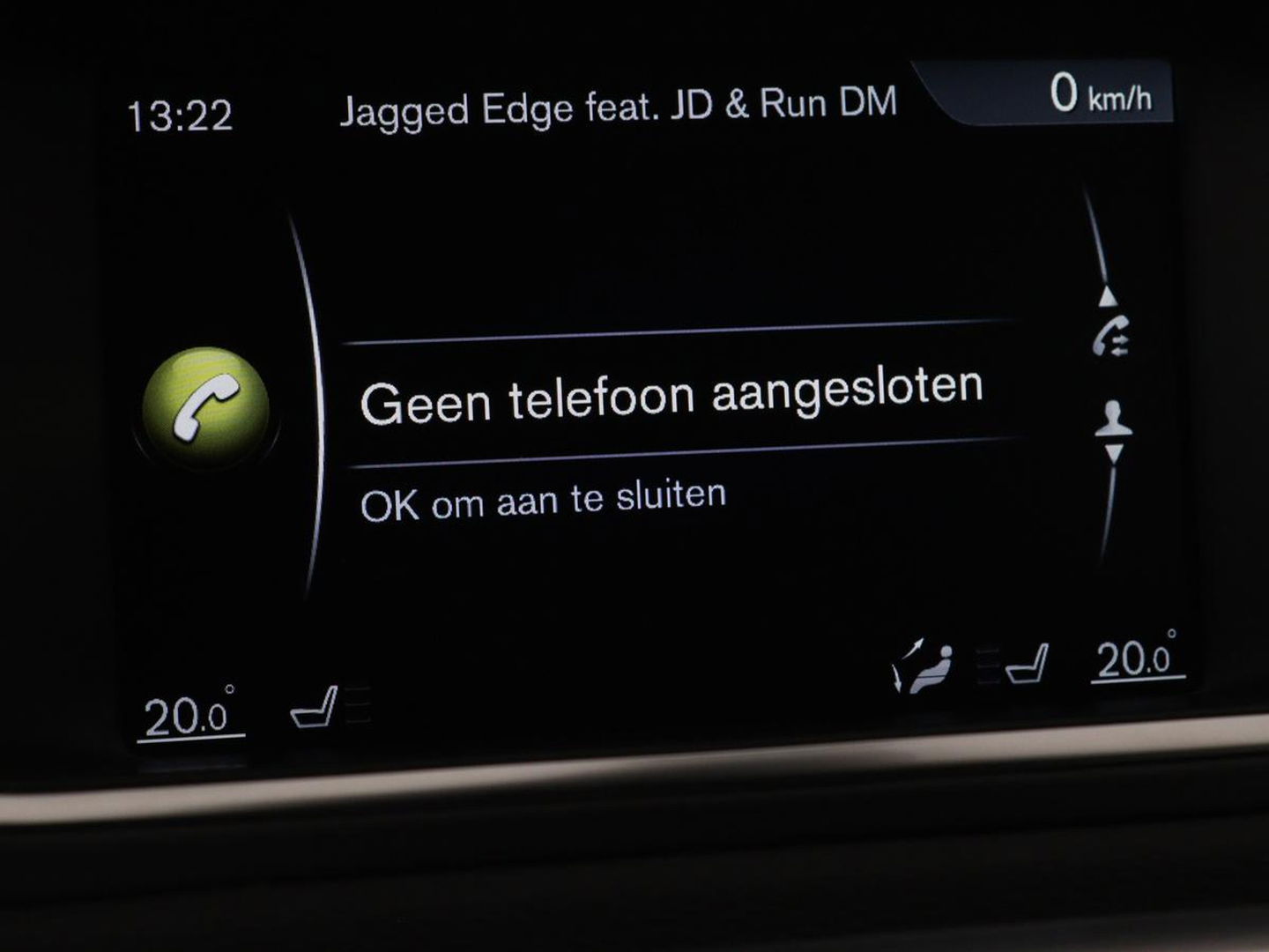 Volvo V40 2.0 D2 R-Design | Stoelverwarming | Trekhaak | Xenon | Leder/Alcantara | Navigatie | Parkeerhulp | Climate control