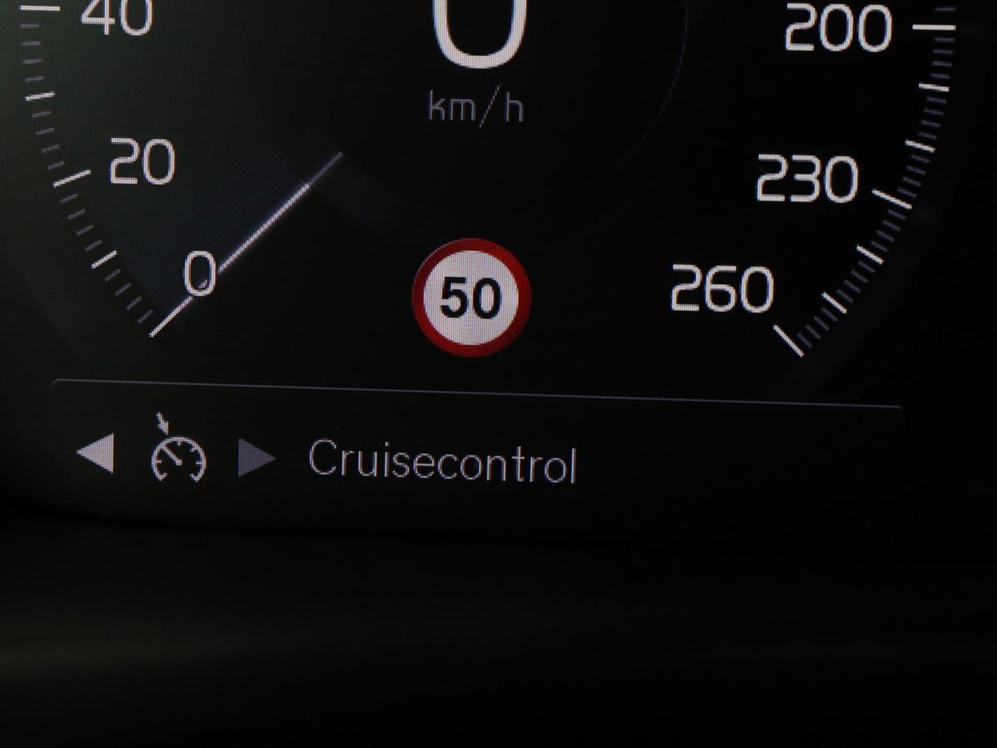 Volvo XC40 1.5 T4 Recharge Incription Expression | Leder | Trekhaak | Camera | Carplay | Keyless | Full LED | Parkeerhulp | Cruise control | Climate control