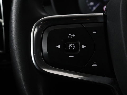 Volvo XC40 1.5 T4 Recharge Incription Expression | Leder | Trekhaak | Camera | Carplay | Keyless | Full LED | Parkeerhulp | Cruise control | Climate control