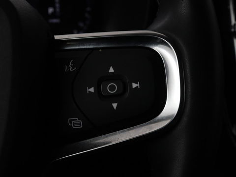 Volvo XC40 1.5 T4 Recharge Incription Expression | Leder | Trekhaak | Camera | Carplay | Keyless | Full LED | Parkeerhulp | Cruise control | Climate control