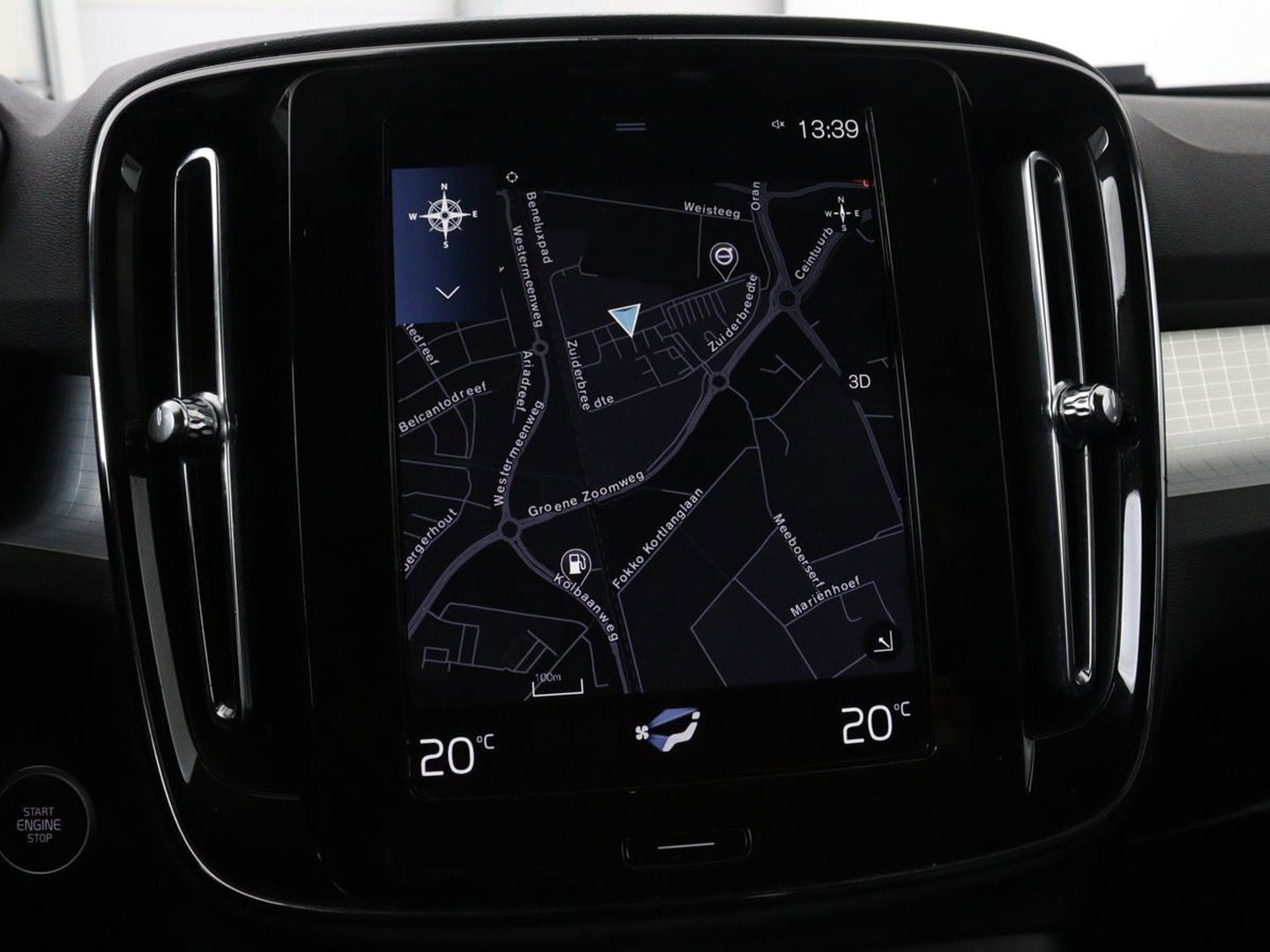 Volvo XC40 1.5 T4 Recharge Incription Expression | Leder | Trekhaak | Camera | Carplay | Keyless | Full LED | Parkeerhulp | Cruise control | Climate control