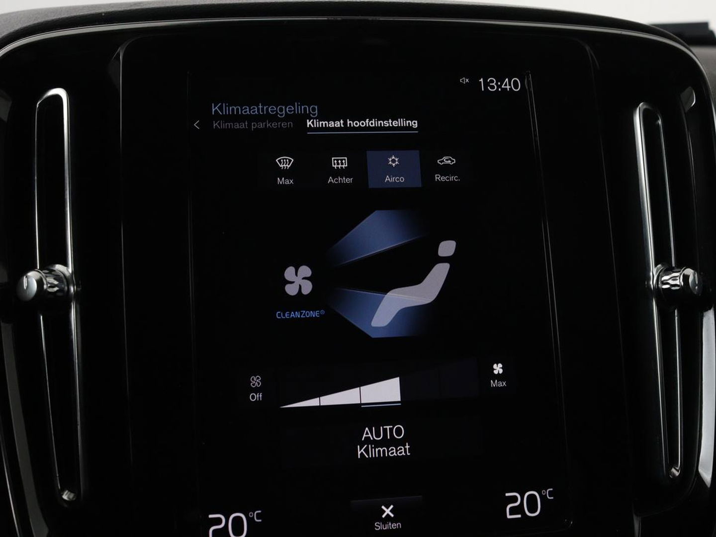 Volvo XC40 1.5 T4 Recharge Incription Expression | Leder | Trekhaak | Camera | Carplay | Keyless | Full LED | Parkeerhulp | Cruise control | Climate control