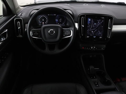 Volvo XC40 1.5 T4 Recharge Incription Expression | Leder | Trekhaak | Camera | Carplay | Keyless | Full LED | Parkeerhulp | Cruise control | Climate control